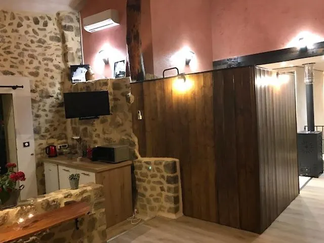 Bed & Breakfast Chez Marinou 3*