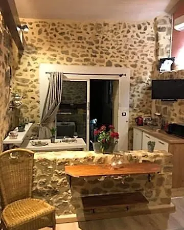 Chez Marinou Bed & Breakfast Chirols